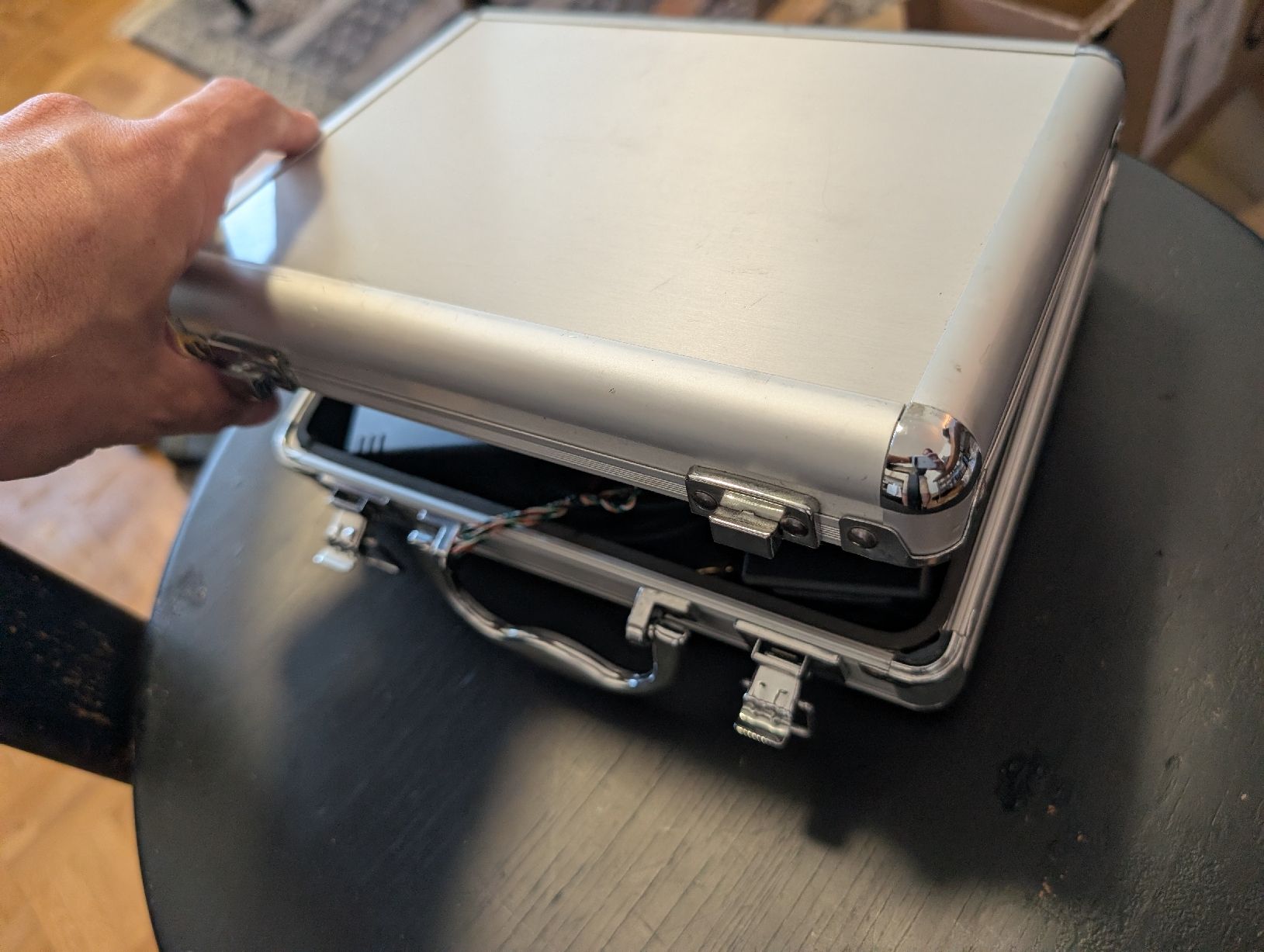 Robbe Accus, Chargeurs & Blocs d'alimentation: Robbe Ladegerät B6 eq-bid – D'occasion à Roggwil BE par MA-4900 1