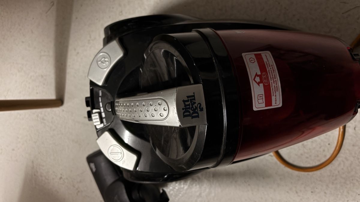 Aspirapolveri & Accessori: Dirt Devil Vacuum Cleaner Bagless Red Black Functional – Usato da Zürich venduto da duc_pjh7 1