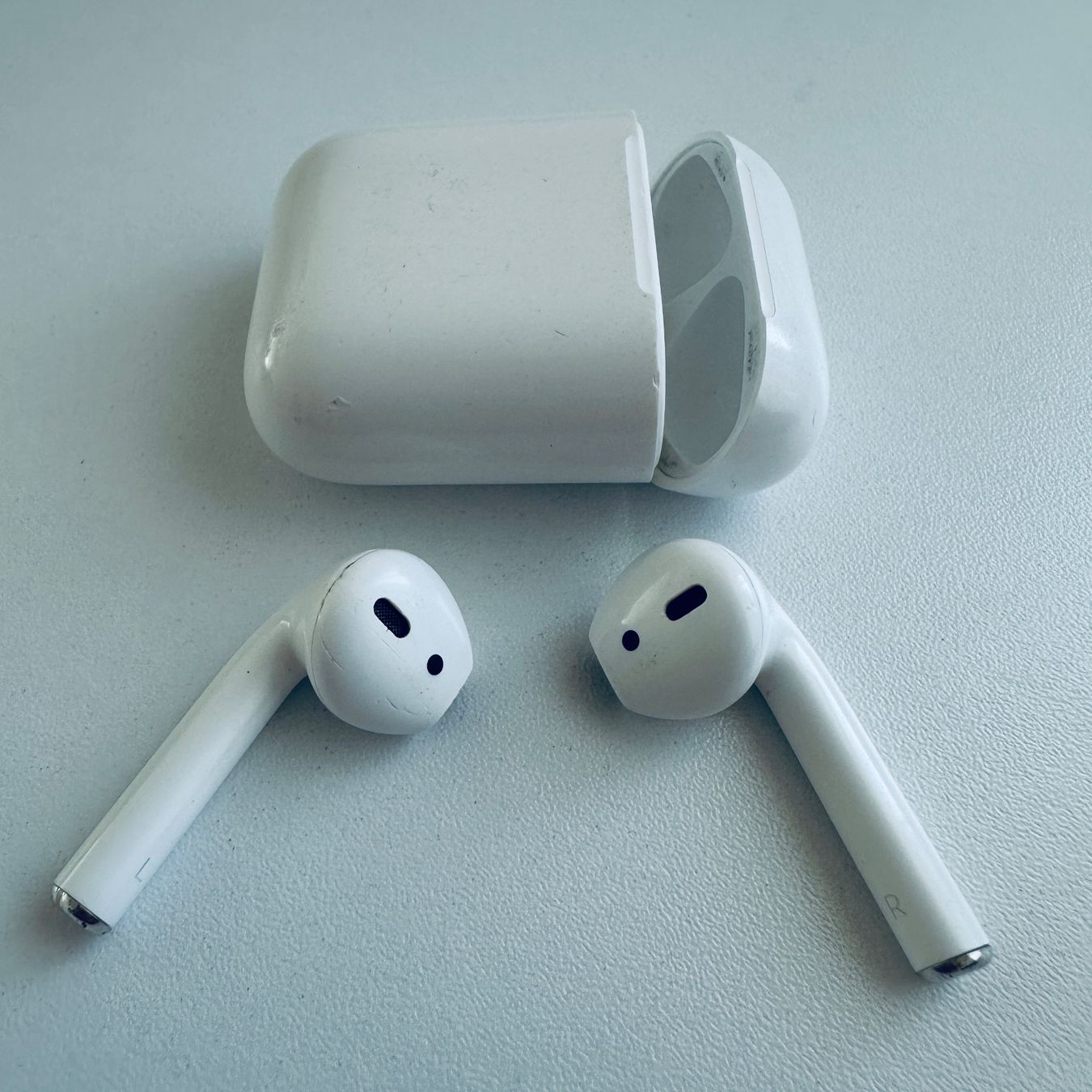 Apple Cuffie: Original Apple AirPods 2 Kopfhörer Wireless Lightning Kabel – Usato da Basel venduto da MY.AIRPODS.SHOP 2