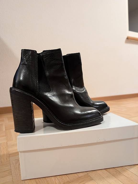 Scarpe da donna: Stiefeletten  – Usato da Uitikon Waldegg venduto da Csilli 4