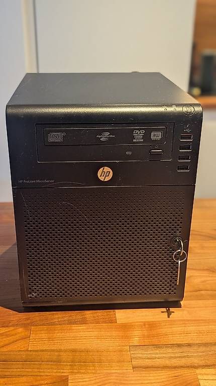 Serveurs: HP ProLiant MicroServer N40L – D'occasion à Heiden par kev_k2r7