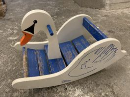Schaukelpferd Schwan
