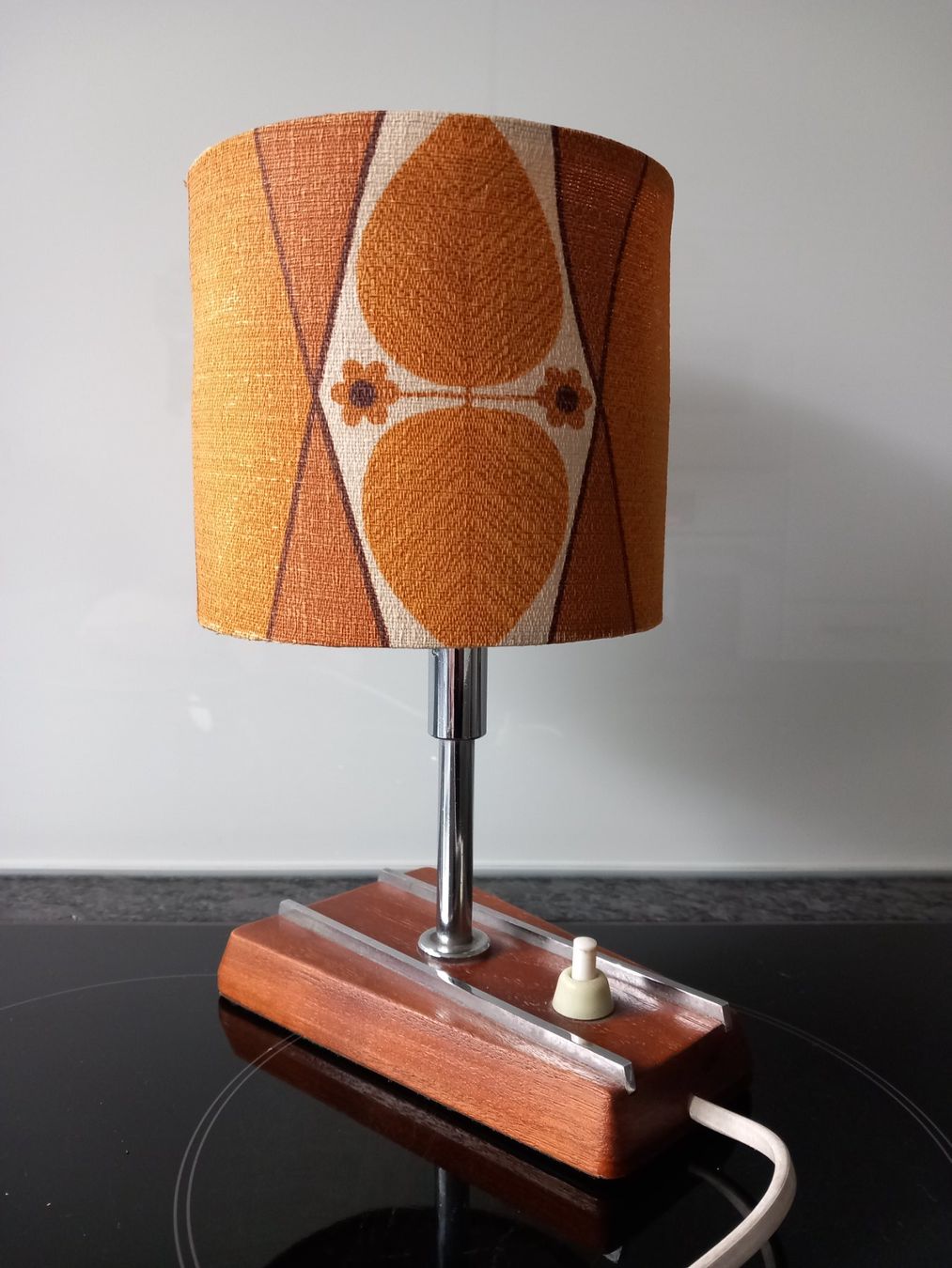 Lampade: Nachttischlampe Vintage Design 70er – Usato da Urnäsch venduto da Hua-Hin