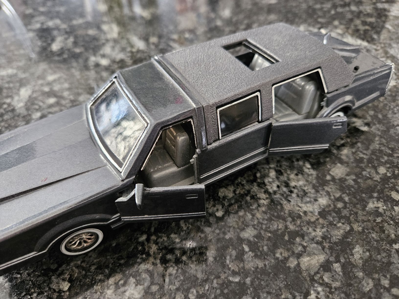 Modellautos: Lincoln Town Car Stretch-Limo 1:32 – Gebraucht aus Kaiseraugst von Carkos 1