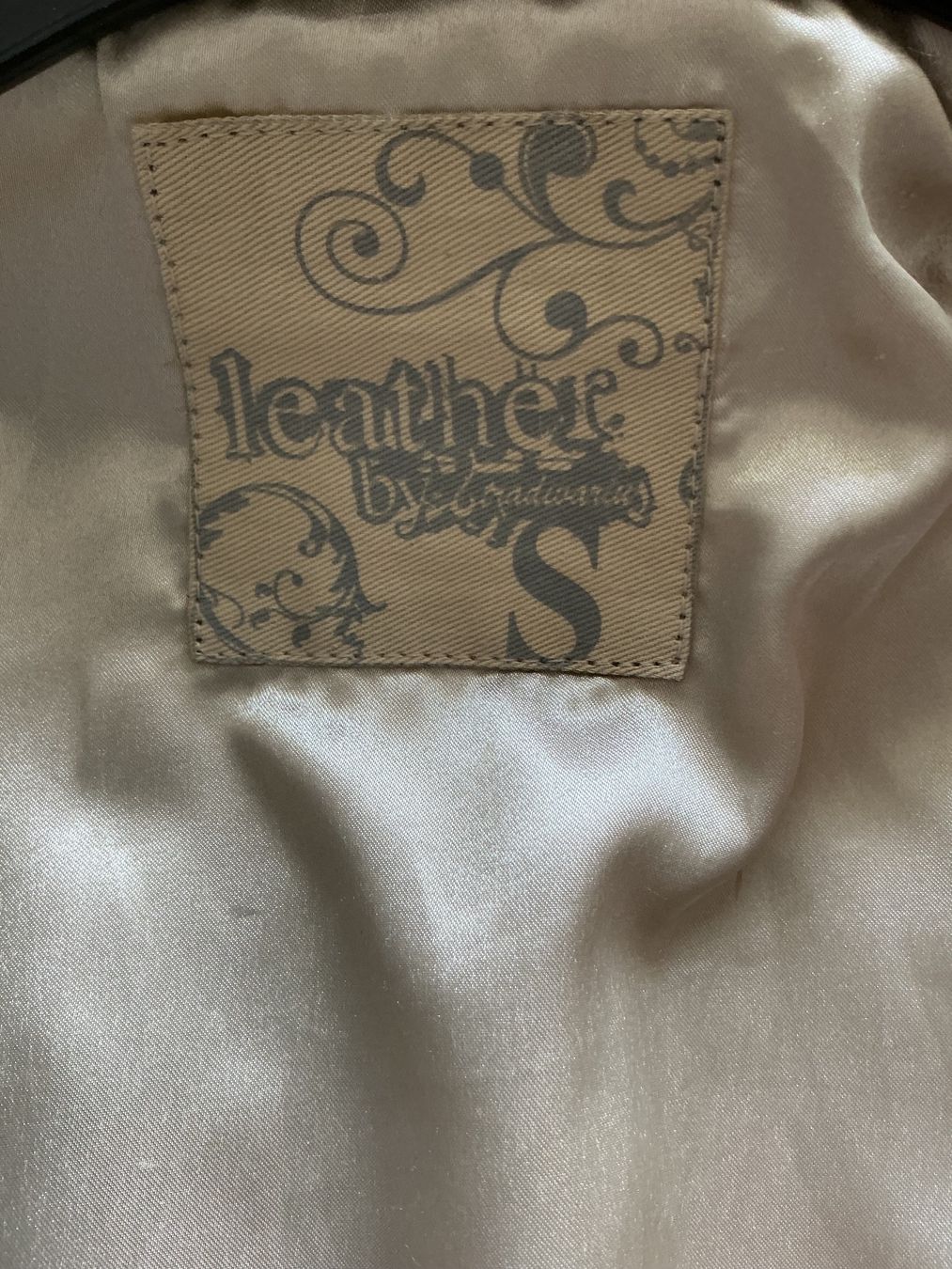 Giacche: Lässige beige Lederjacke – Usato da Oberrohrdorf venduto da zucker2 3