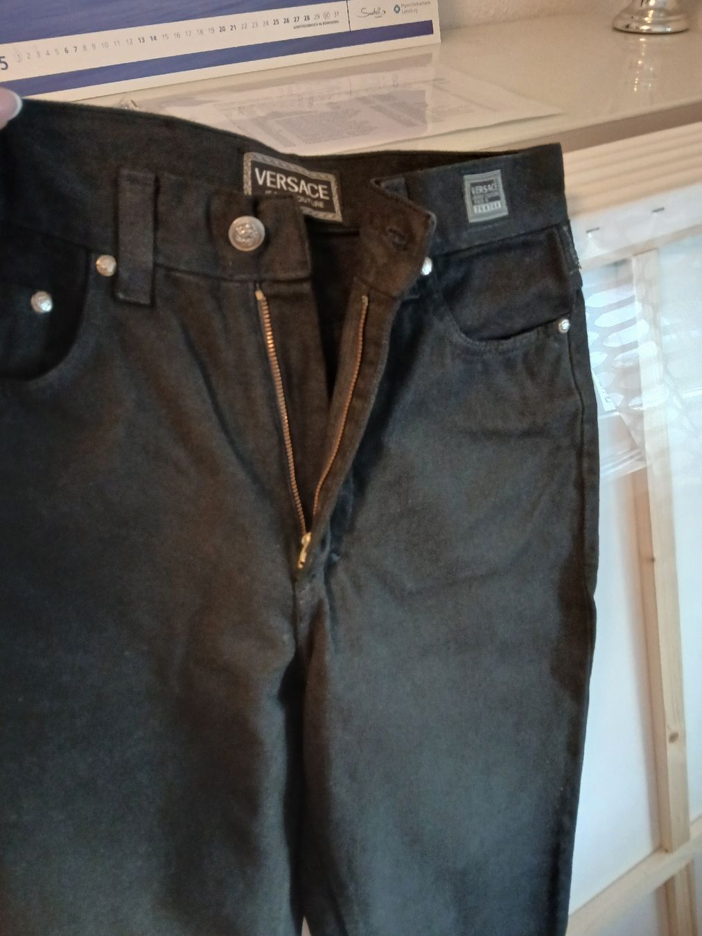 Versace Jeans: Versace schwarze Jeans it 44( 36,S) – Nuovo (secondo la descrizione) da Beinwil am See venduto da Superchance 4