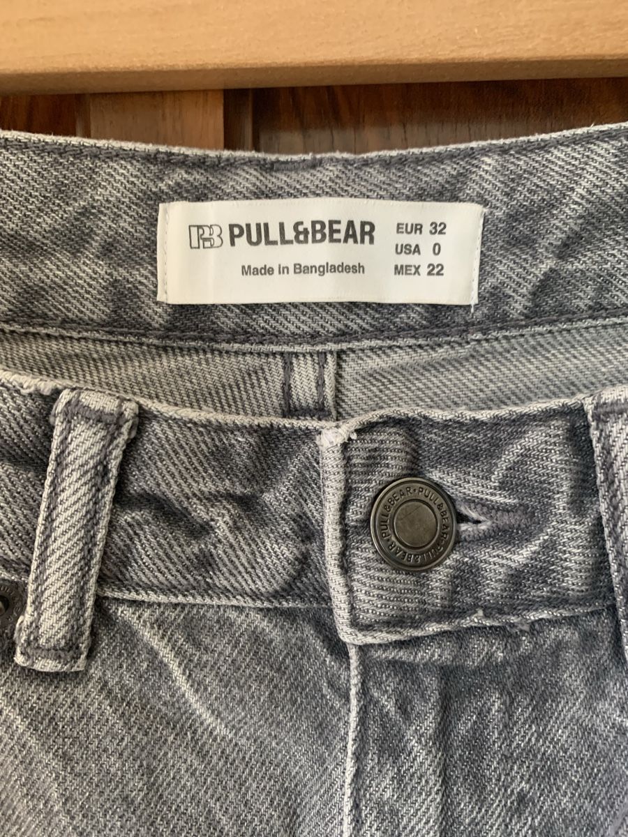 Pull&Bear Jeans: Jean Pull&Bear gris taille 32 bon état – D'occasion à Lausanne par cloleman 1