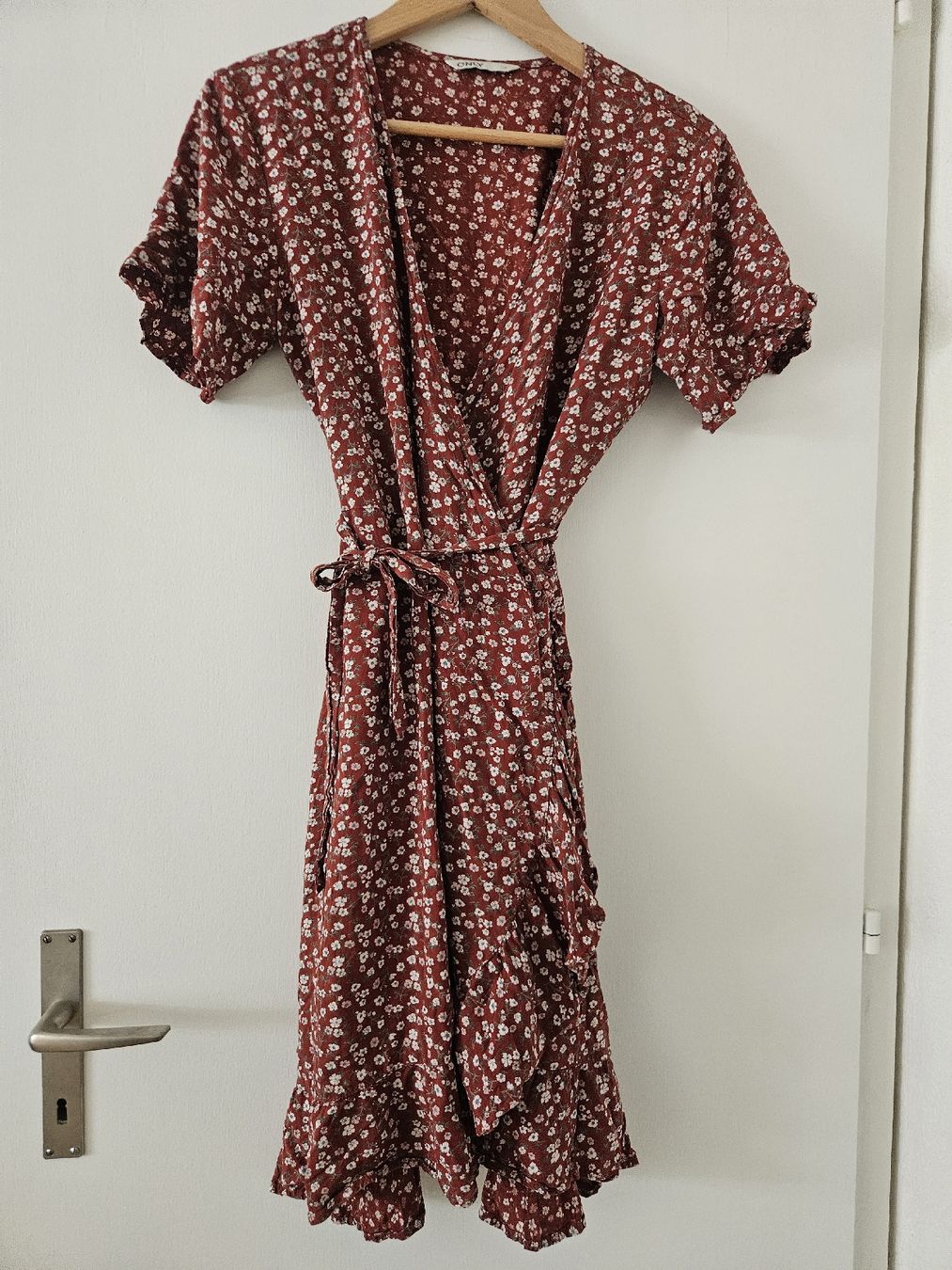 Only Robes: Wickelkleid mit Blümchen – D'occasion à Bern par mir_bs7y