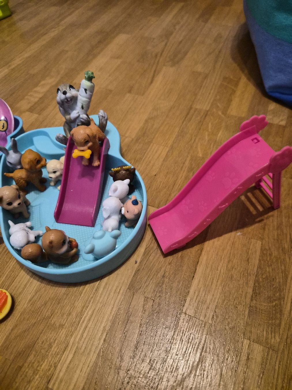 Spielzeuge: festa in piscina  – Gebraucht aus Reinach BL von Glitterlol 2