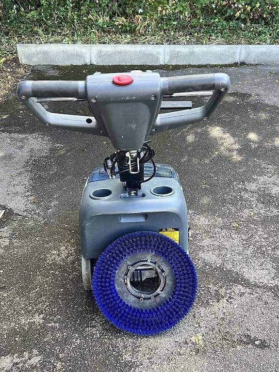 Nilfisk Tutte le macchine: Nilfisk sc351 scheuermaschine( taski wetrok cleanfix) – Usato da Birr venduto da Numer-01 3