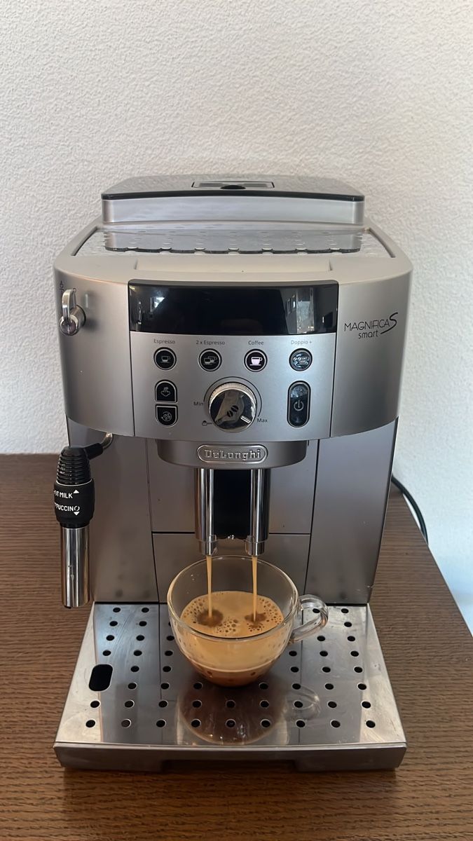 De'Longhi Macchine per caffè & Macchine per espresso: Delonghi Kaffeemaschine  – Usato da Root venduto da HHParts