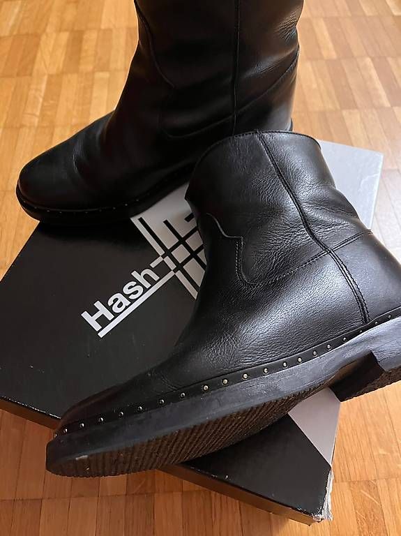 Damenschuhe: Vendo stivaletti neri pelle – Gebraucht aus Jona von sen_vd8v