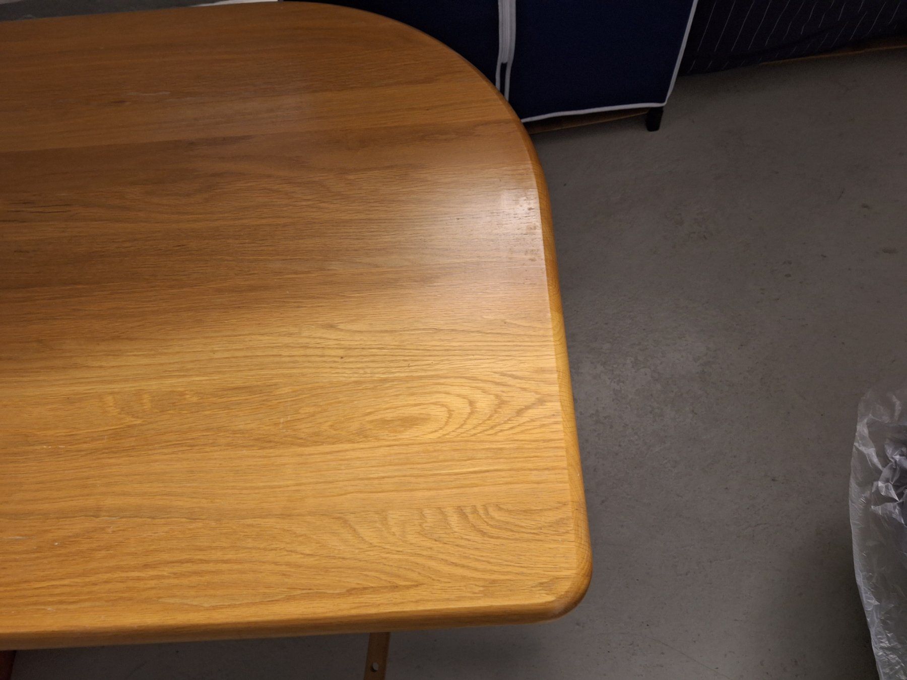 Tables: Table de salon bois massif – D'occasion à Kloten par flo_r5hm 5