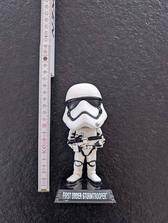 Star Wars Statuette: Star Wars Wackelkopf Figur  First Order Stormtrooper – Usato da Schaffhausen venduto da Vinko15