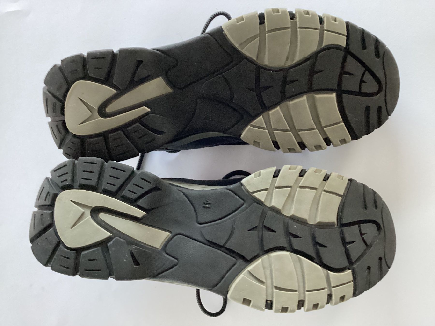 Landrover Chaussures hommes: Trekkingschuh Landrover grau Gr. 41 – D'occasion à Wagen par papai1 2