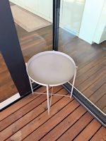 IKEA GLADOM Tabletttisch in Beige/Grau