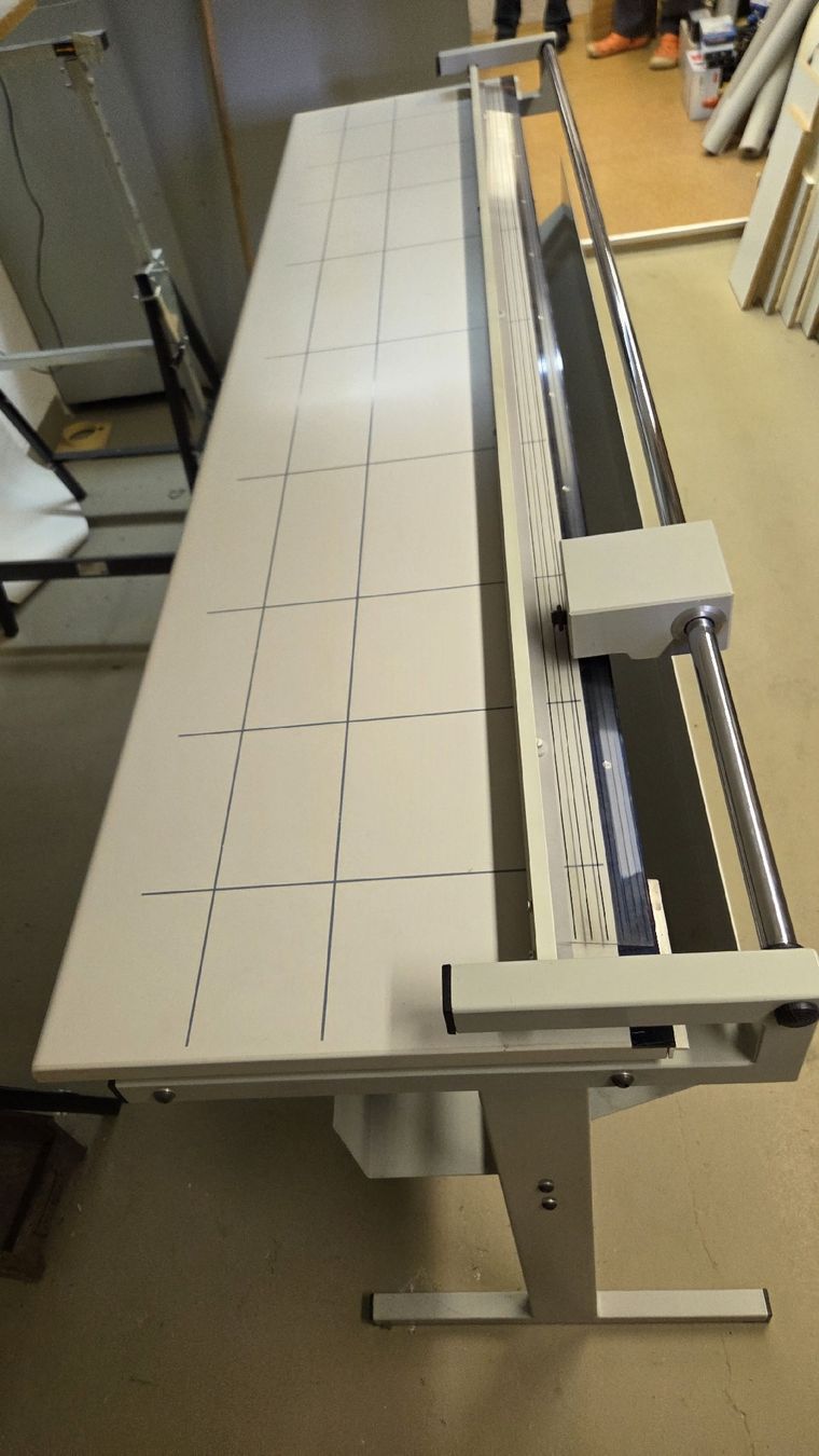 Toutes les machines: Océ Rollen-Schneidemaschine – D'occasion à Rickenbach Sulz par Kodachrom 1