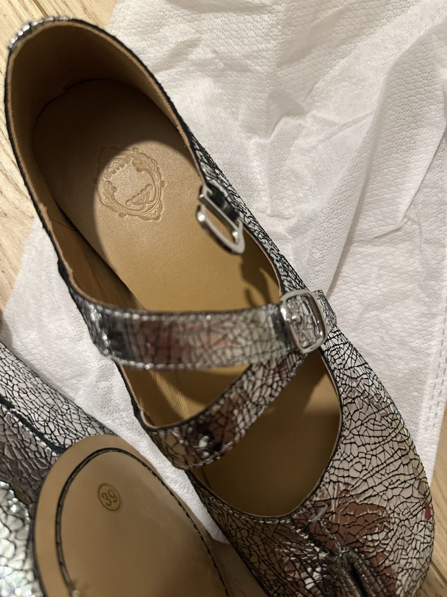 Scarpe da donna: Split-toe Mary Jane Shoes Size 39 Silver Crackled Leather – Nuovo e nell'imballaggio originale da Troinex venduto da AnnaAbanin 4