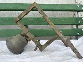 Antike Glocke 1340 ?? mit Metallhalterung