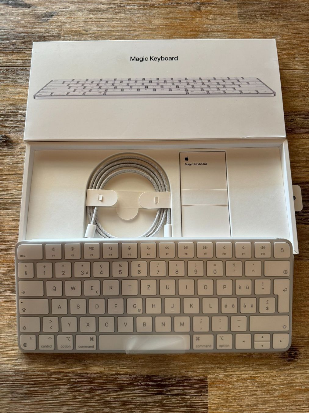 Apple Tastaturen: Apple Magic Keyboard Mini - CH Layout - Originalverpackt – Neu und originalverpackt aus Schmitten FR von  1