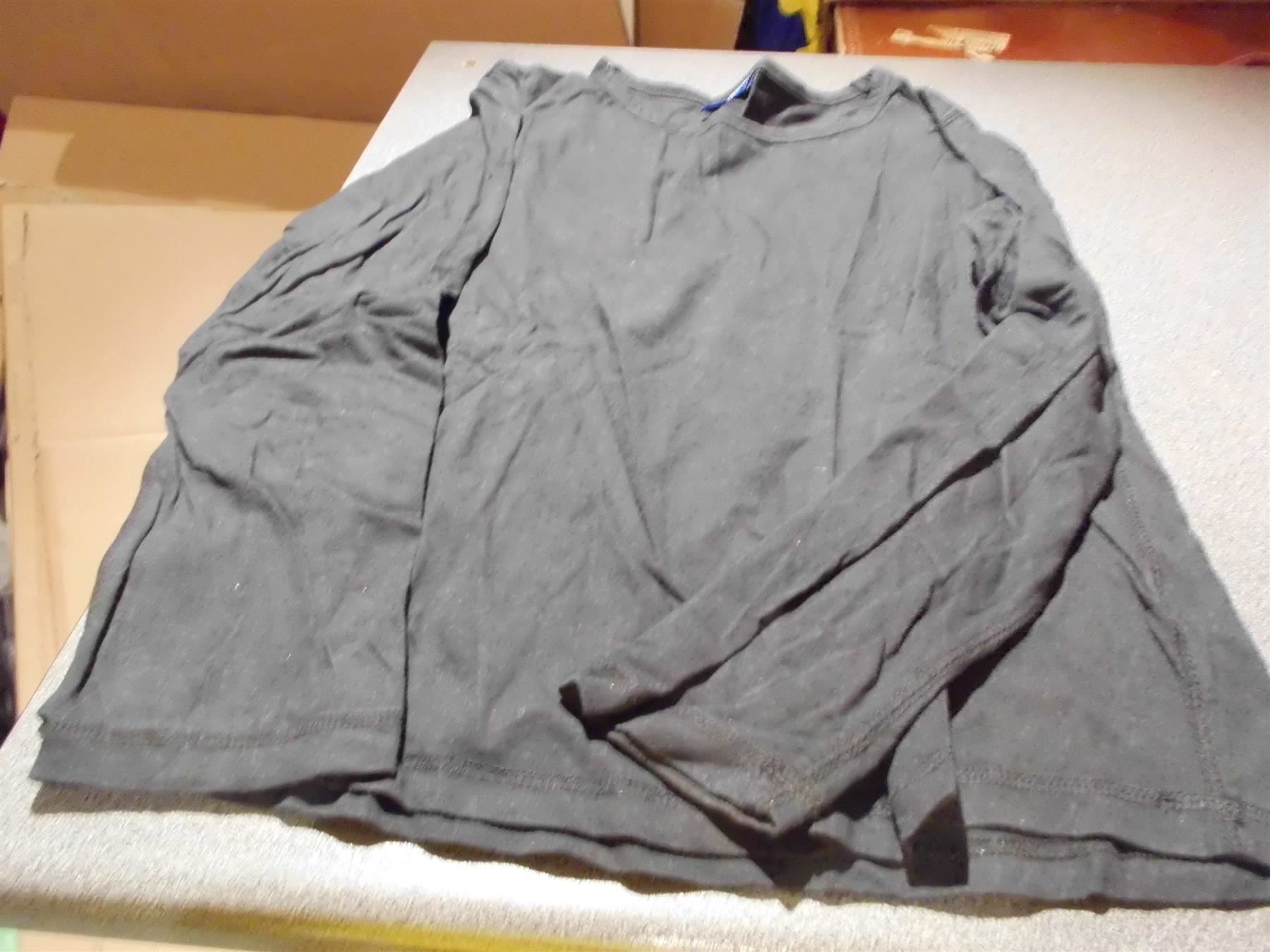 Pullover & Sweatshirts: Pullover Grösse 152, Campus, schwarz – Gebraucht aus Zürich von abraxas1291