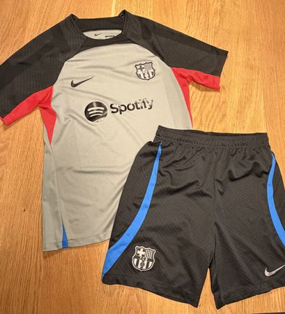 FC Barcelona Set Trikot Shorts kids XL 158-170 cm