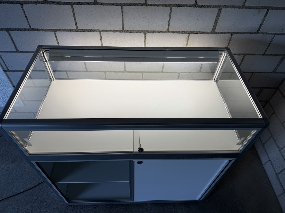 Vitrinen: Präsentations Vitrine  – Gebraucht aus Hittnau von Dbitte 3