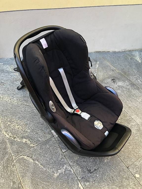 Maxi-Cosi Auto-Kindersitze: Seggiolino MAXI-COSI con base ISOFIX – Gebraucht aus Rivera von lor_p69f 3