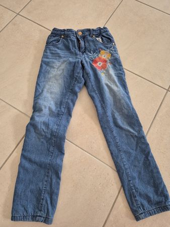 Gefütterte Jeans mit Blumenmuster, Grösse 134