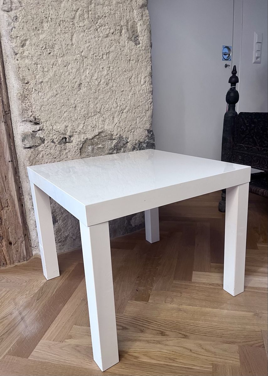 Tische: Salontisch quadratisch, weiß – Gebraucht aus Oltingen von ugradel 1