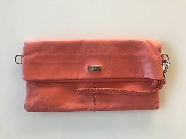 Borse da donna: Tasche Clutch Leder Lachsfarbe – Usato da Richterswil venduto da KAYLEIGH_77 1