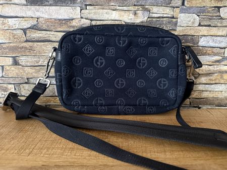 Giorgio Armani Umhängetasche – Top Zustand – Neupreis CHF 93