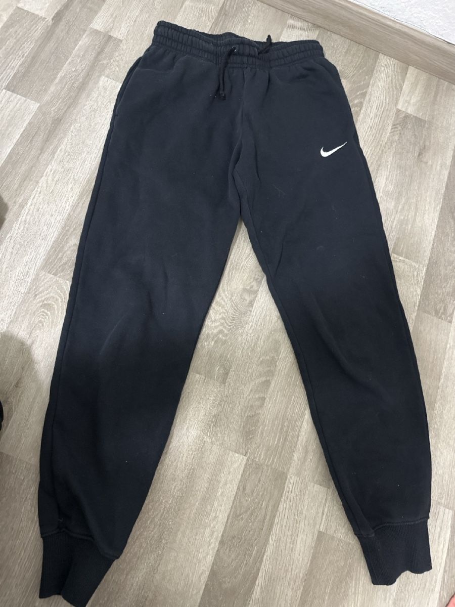 Nike Pantaloni: Nike trainingshose – Usato da Oberentfelden venduto da ulli03