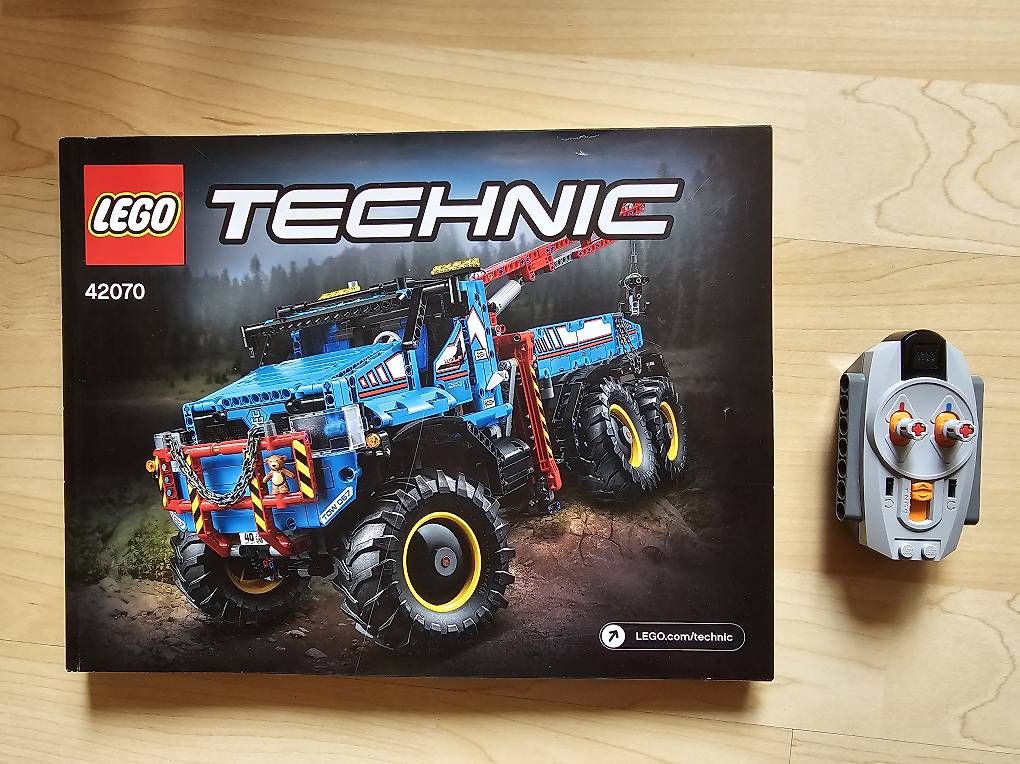 Jeux de construction: 2x Lego Technic inkl. 1x Plexiglasvitrine – D'occasion à Wildegg par Dragon81 3