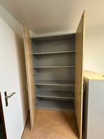 Abschliessbarer Metallschrank mit Holztüren  Schäfer Shop