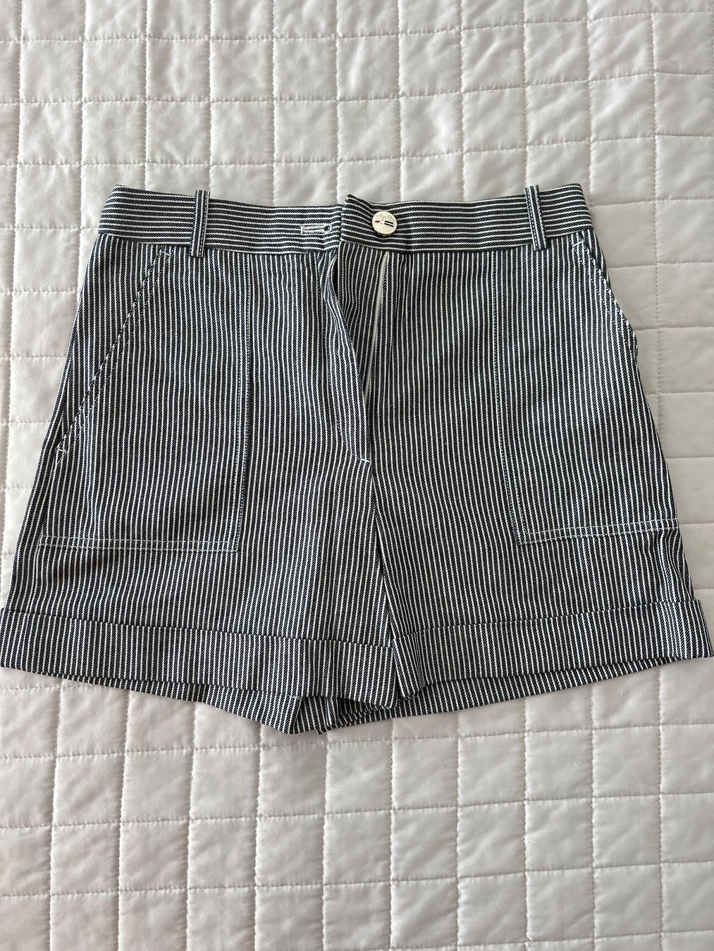 Maje Pantaloni: Maje Shorts – Usato da Wädenswil venduto da Alice_style