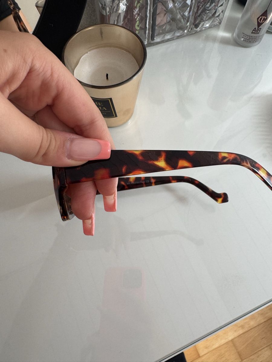 Lunettes & Verres: Sonnenbrille  – Neuf (Voir description) à Turgi par eiiinalem 1