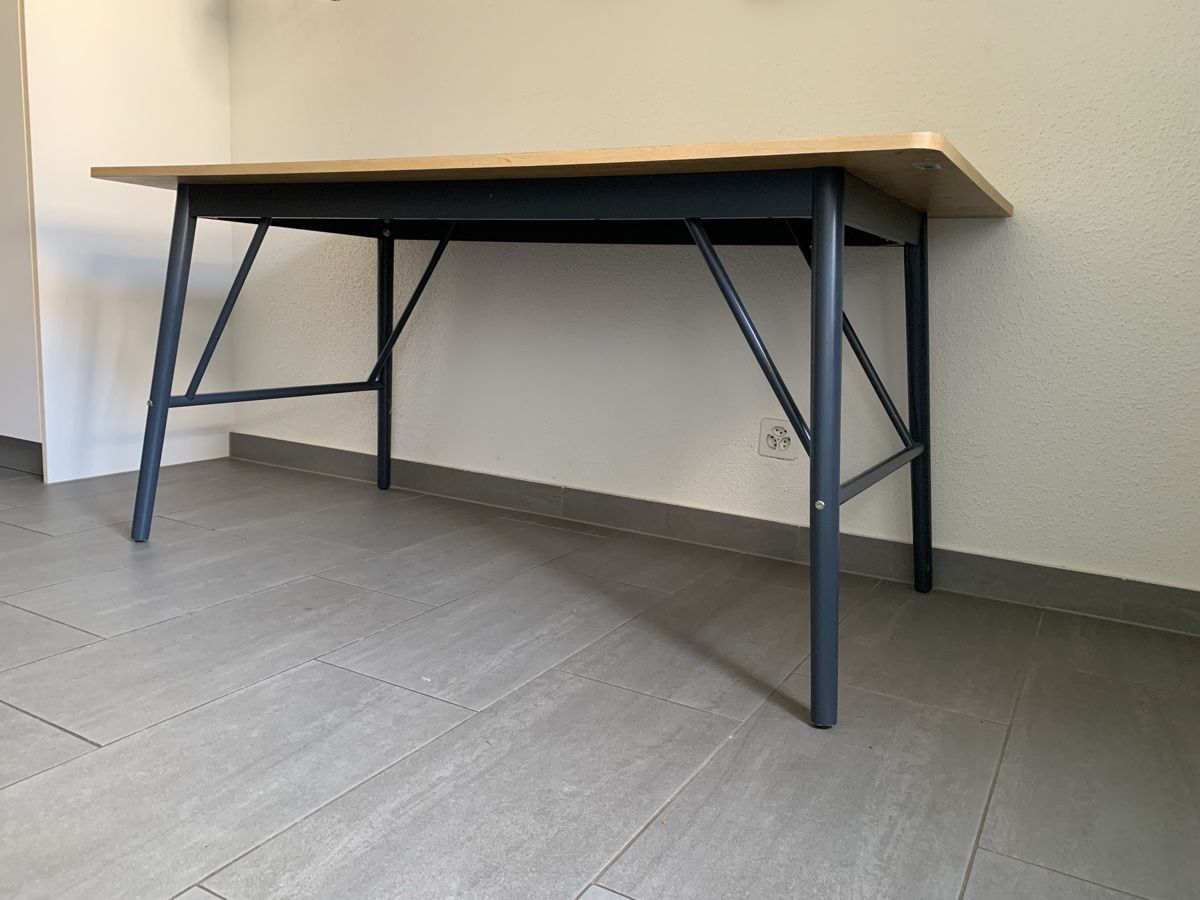 Tables: Holztisch 160x80x75 – D'occasion à Zürich par ell_zx8b 1