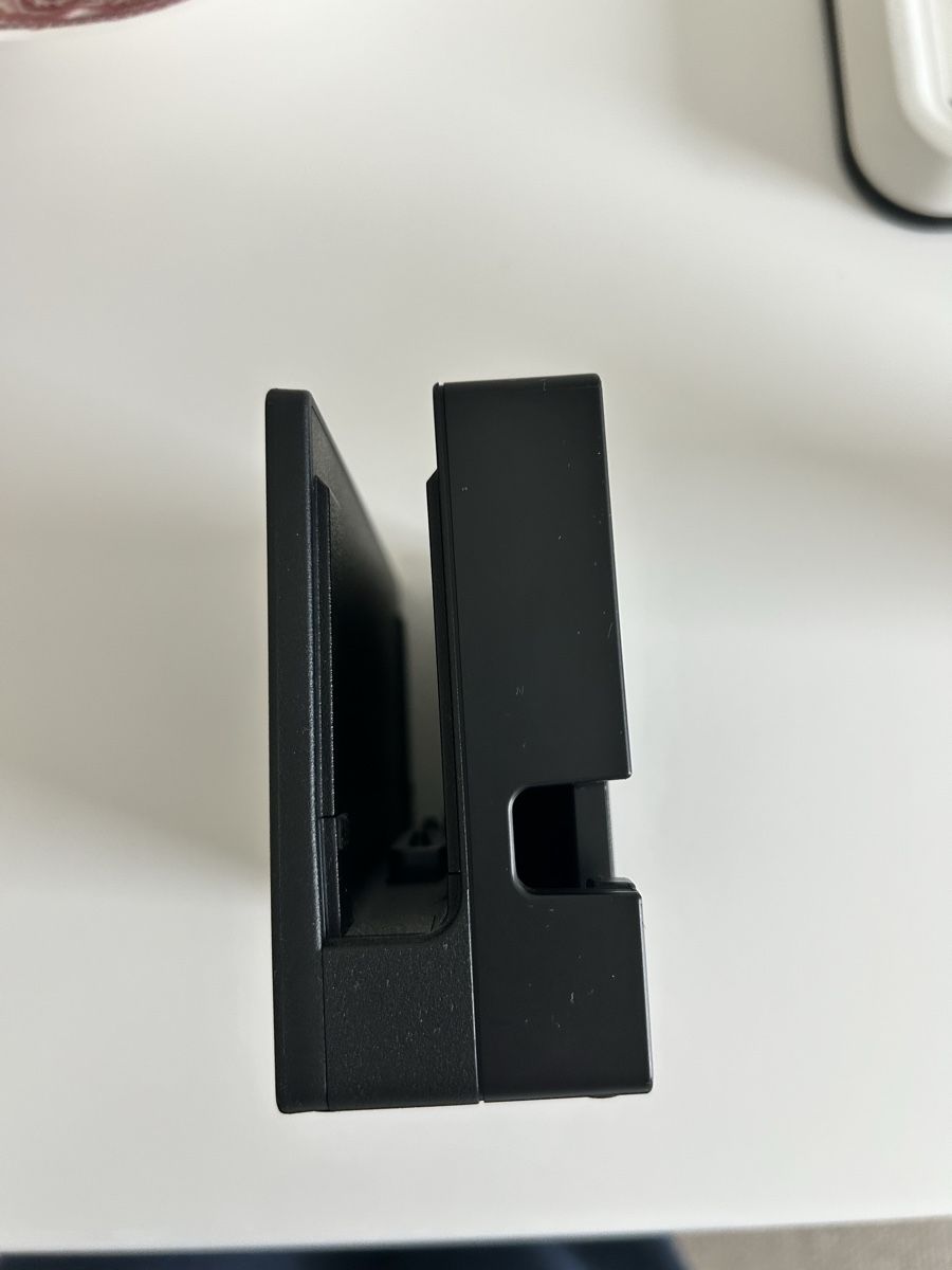 Nintendo Console: Dock officiel Nintendo Switch – Original Nintendo – Usato da Neuchâtel venduto da sar_nqn7 3