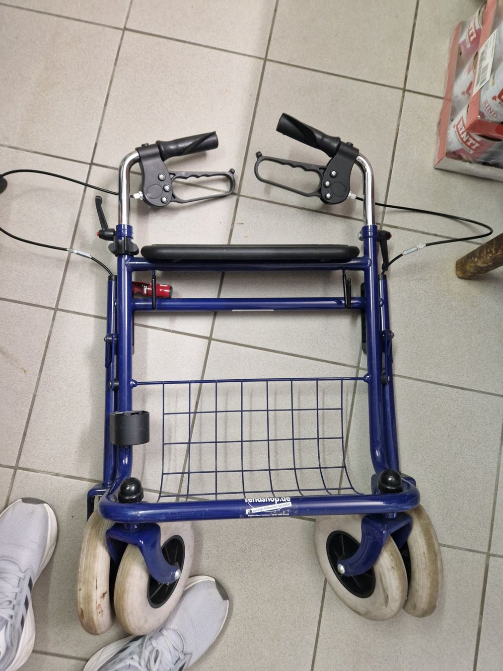 Aides à la marche: Rollator (Kaphingst) – D'occasion à Basel par TheThimmins 2