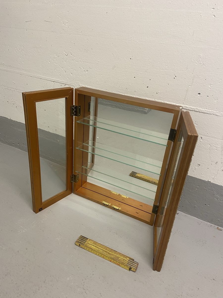 Vetrine: wunderschöne kleine Wandvitrine – Usato da Zürich venduto da Unique2400 2