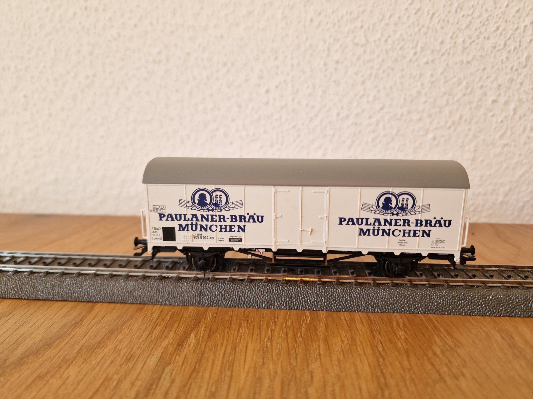 Märklin Modellini di ferrovie: DB Güterwagen Paulaner-bräu H0 – Usato da Matten b. Interlaken venduto da lor_hr9w