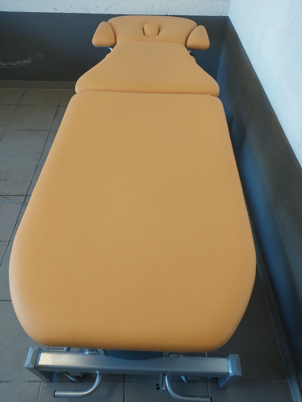 Lettini & sedie per cosmetici: Massageliege, Therapieliege, Praxisliege – Usato da Ricken SG venduto da Bobo66 4