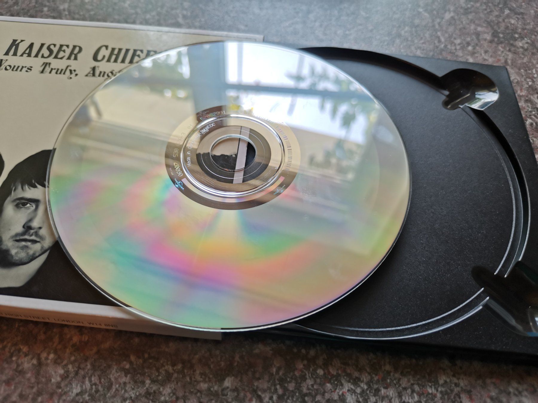 CD: Kaiser Chiefs - Yours Truly, Angry Mob – Usato da Biel / Bienne venduto da Music74 3