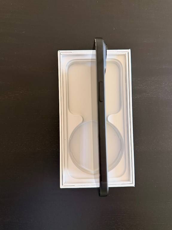 Apple Telefoni cellulari / Smartphones: iPhone 15 128GB Schwarz – Usato da Aesch ZH venduto da hugfab 3