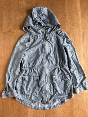 Sportsgirl Jeansjacke mit Kapuze, Gr. 10