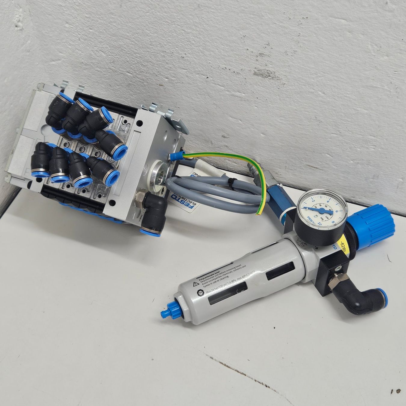 Festo Elektronikbauteile: Festo CPV-14-GE-MP-4 mit LFR-D-7-MINI – Gebraucht aus Niederdorf von LeptonAG 7