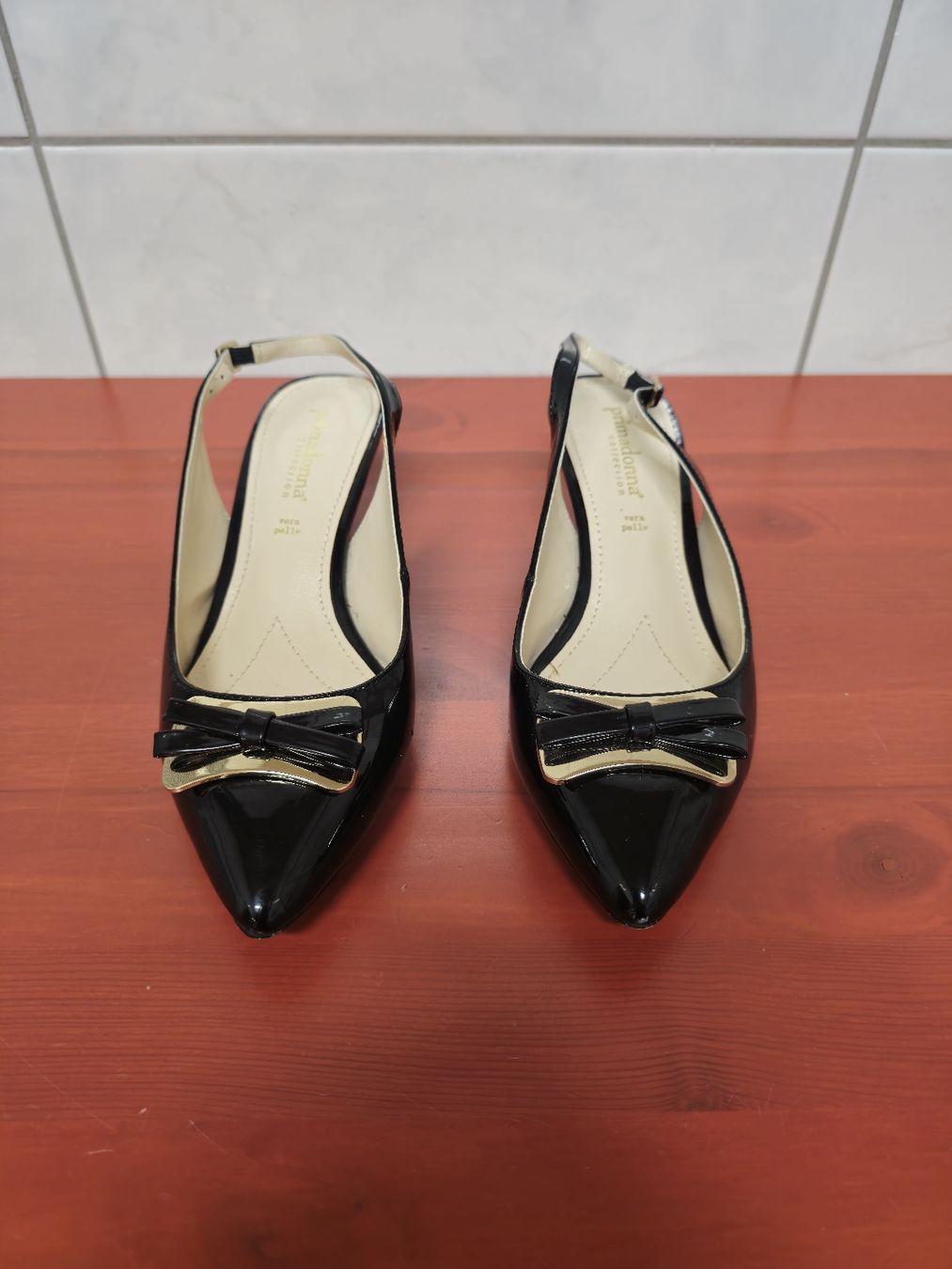 Lotti di vestiti: Twin-Set mit Pumps – Nuovo (secondo la descrizione) da Schmerikon venduto da mike_96 4