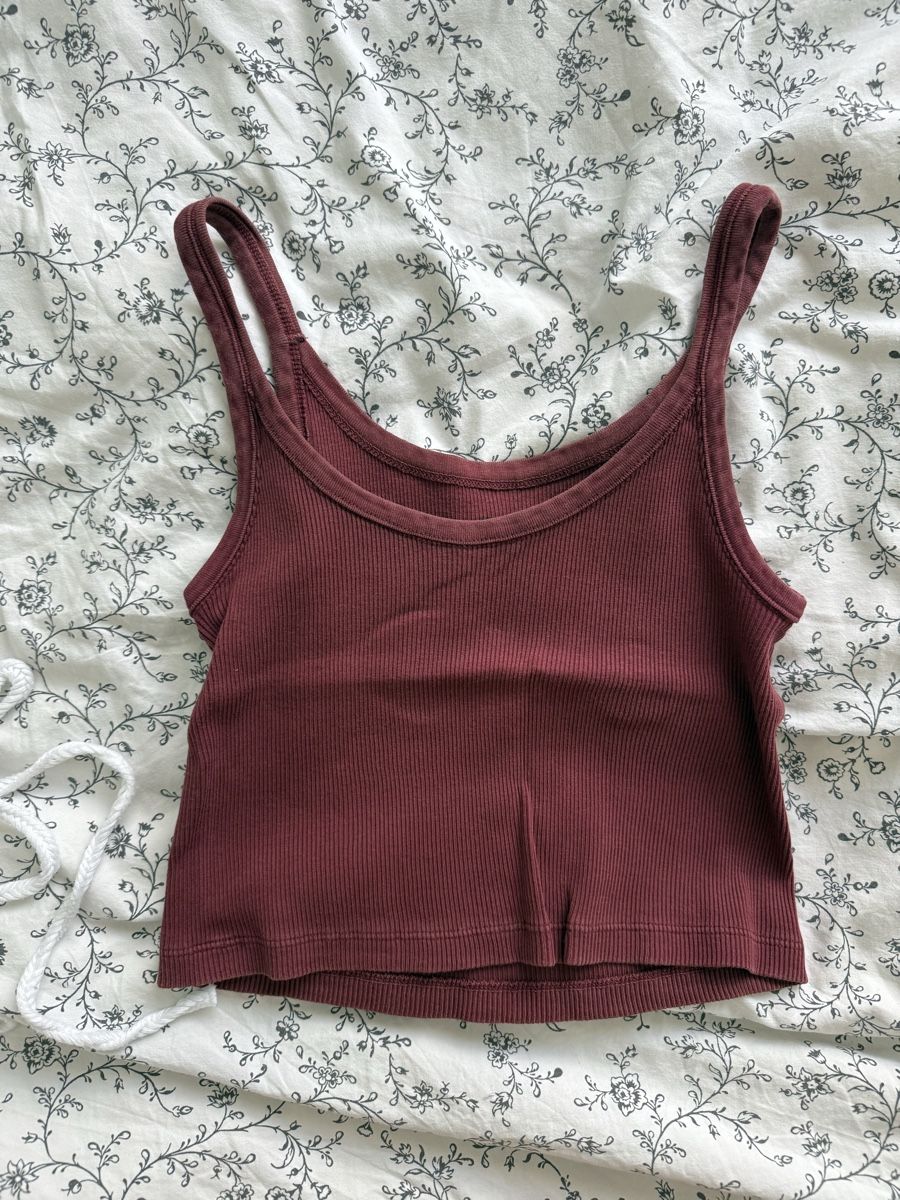 Brandy Melville Tops: Brandy melville Top – Gebraucht aus Unterägeri von ann_x8pf