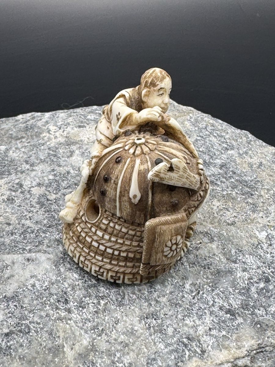 Statuette: Netsuke  – enfant avec kabuto – Usato da Fiez venduto da Kirafinds 1